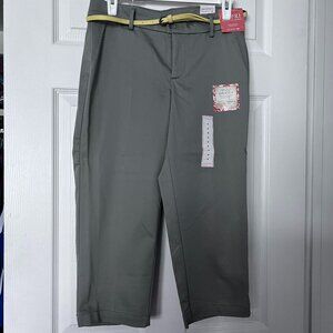 Dockers Capris - NWT